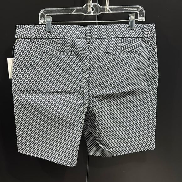 Adrienne Vittadini hip pocket, belt loop zip fly, navy blue pattern shorts - Picture 3 of 10